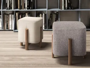 Pouf Kip in tessuto con struttura in legno di Doimo Salotti